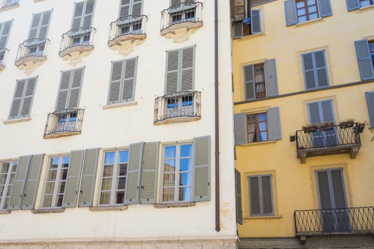 Cosy Apartment 2 Minutes From Duomo Milaan Buitenkant foto