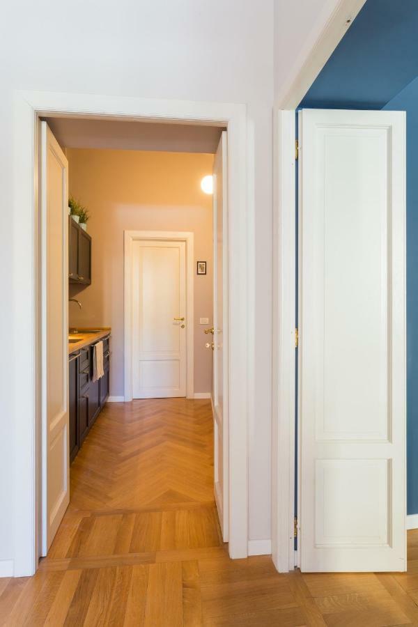 Cosy Apartment 2 Minutes From Duomo Milaan Buitenkant foto