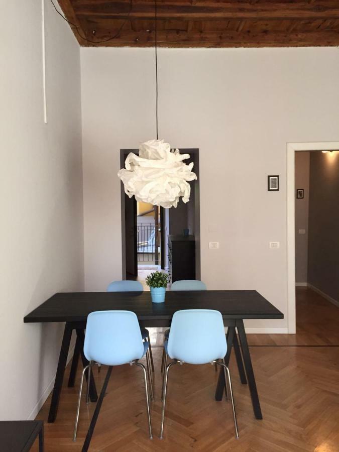 Cosy Apartment 2 Minutes From Duomo Milaan Buitenkant foto