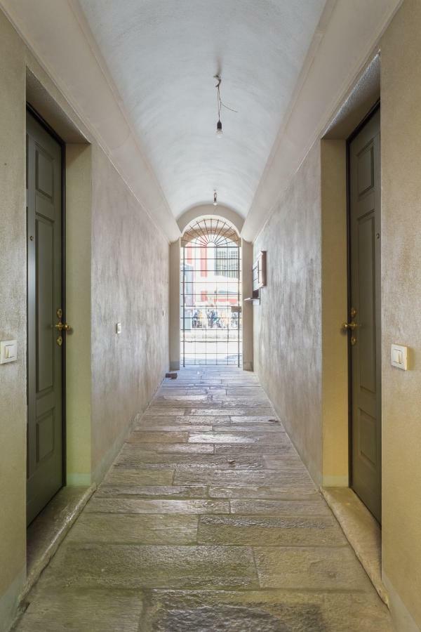 Cosy Apartment 2 Minutes From Duomo Milaan Buitenkant foto