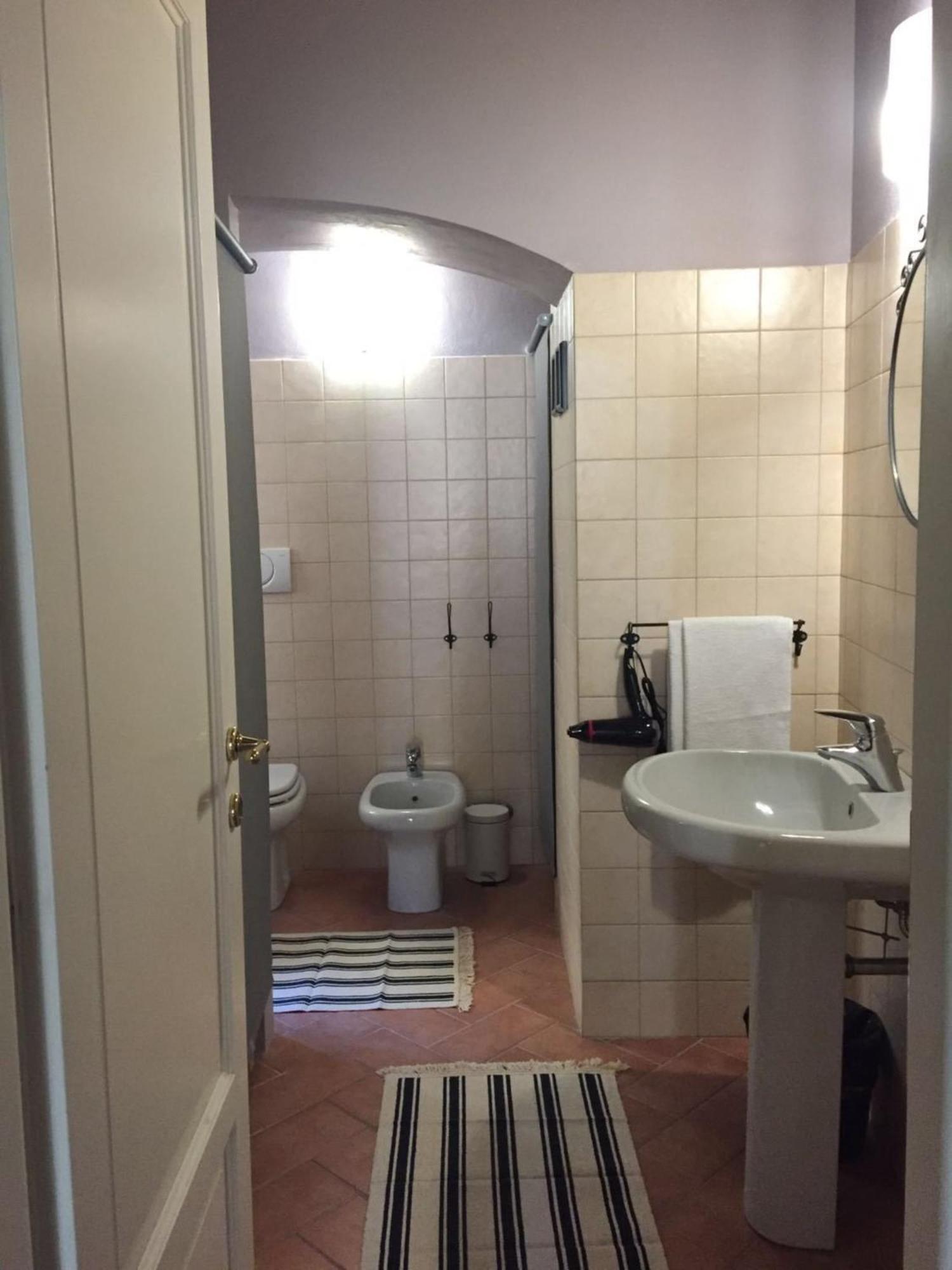 Cosy Apartment 2 Minutes From Duomo Milaan Buitenkant foto