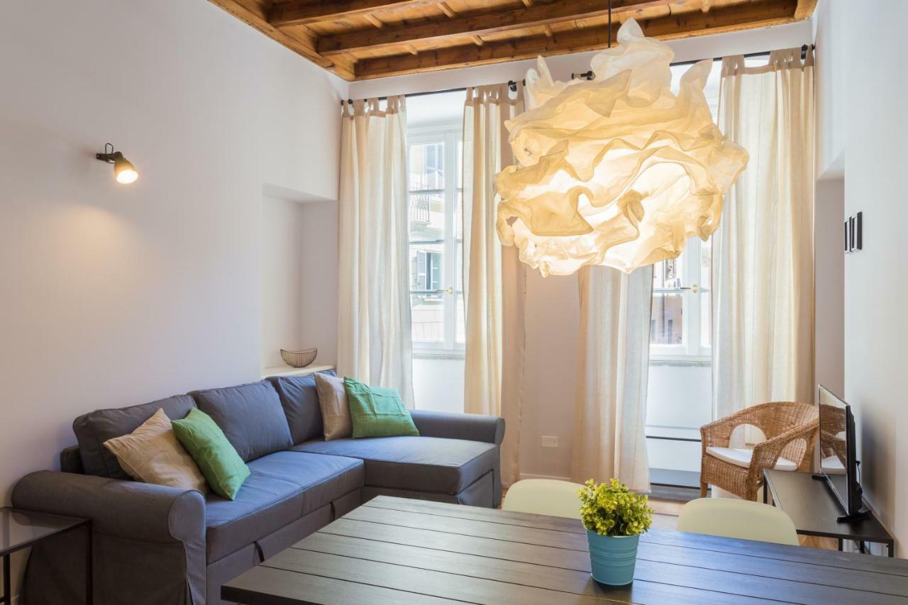 Cosy Apartment 2 Minutes From Duomo Milaan Buitenkant foto