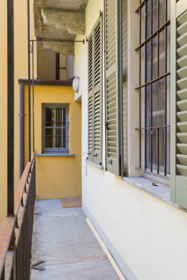 Cosy Apartment 2 Minutes From Duomo Milaan Buitenkant foto